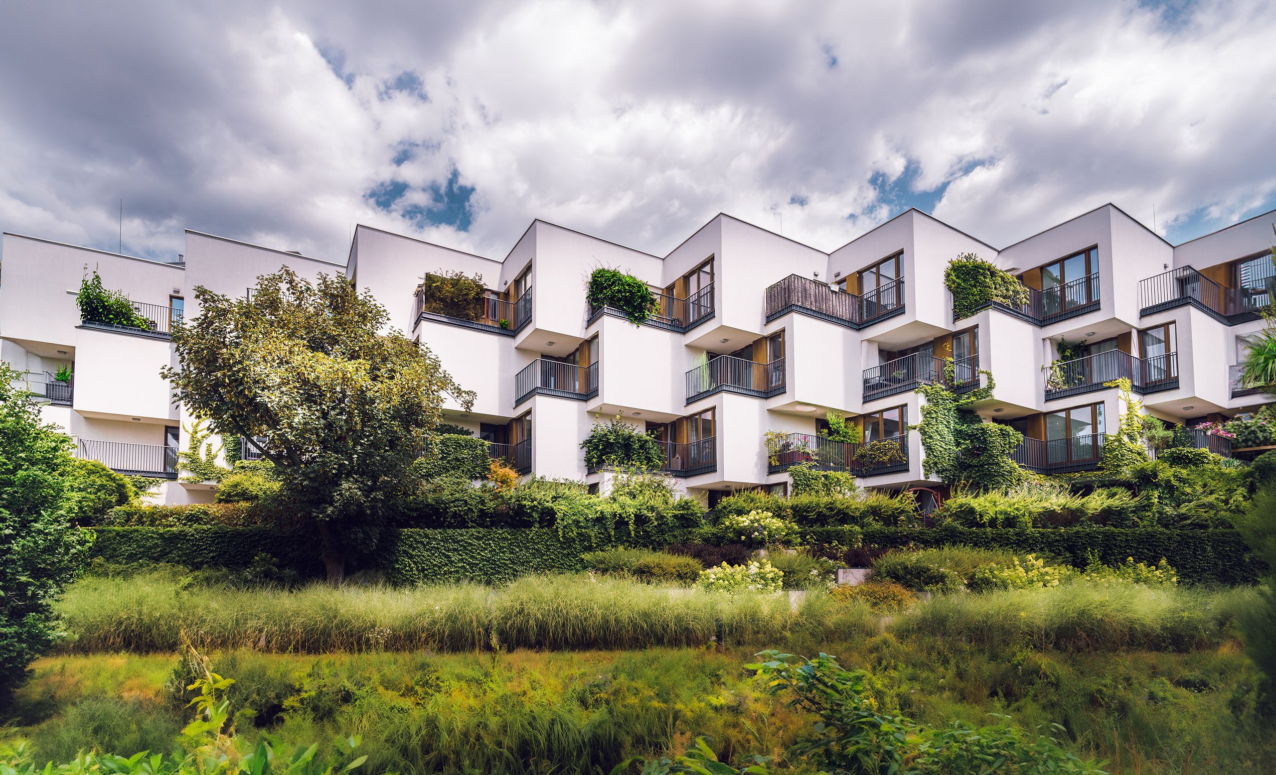 How MC Media Helped Innova Paraguay Generate 280 Leads and Increase Recorded Meetings for Real Estate Projects